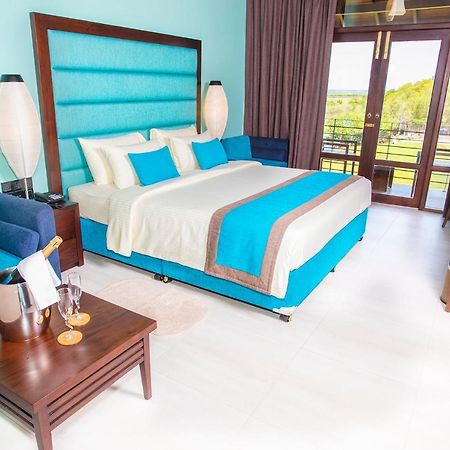 Amora Lagoon Hotel Katunayake Exterior photo